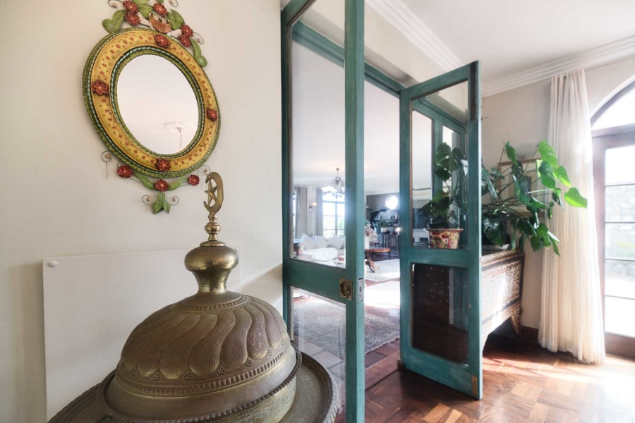 7 Bedroom Property for Sale in Voelklip Western Cape